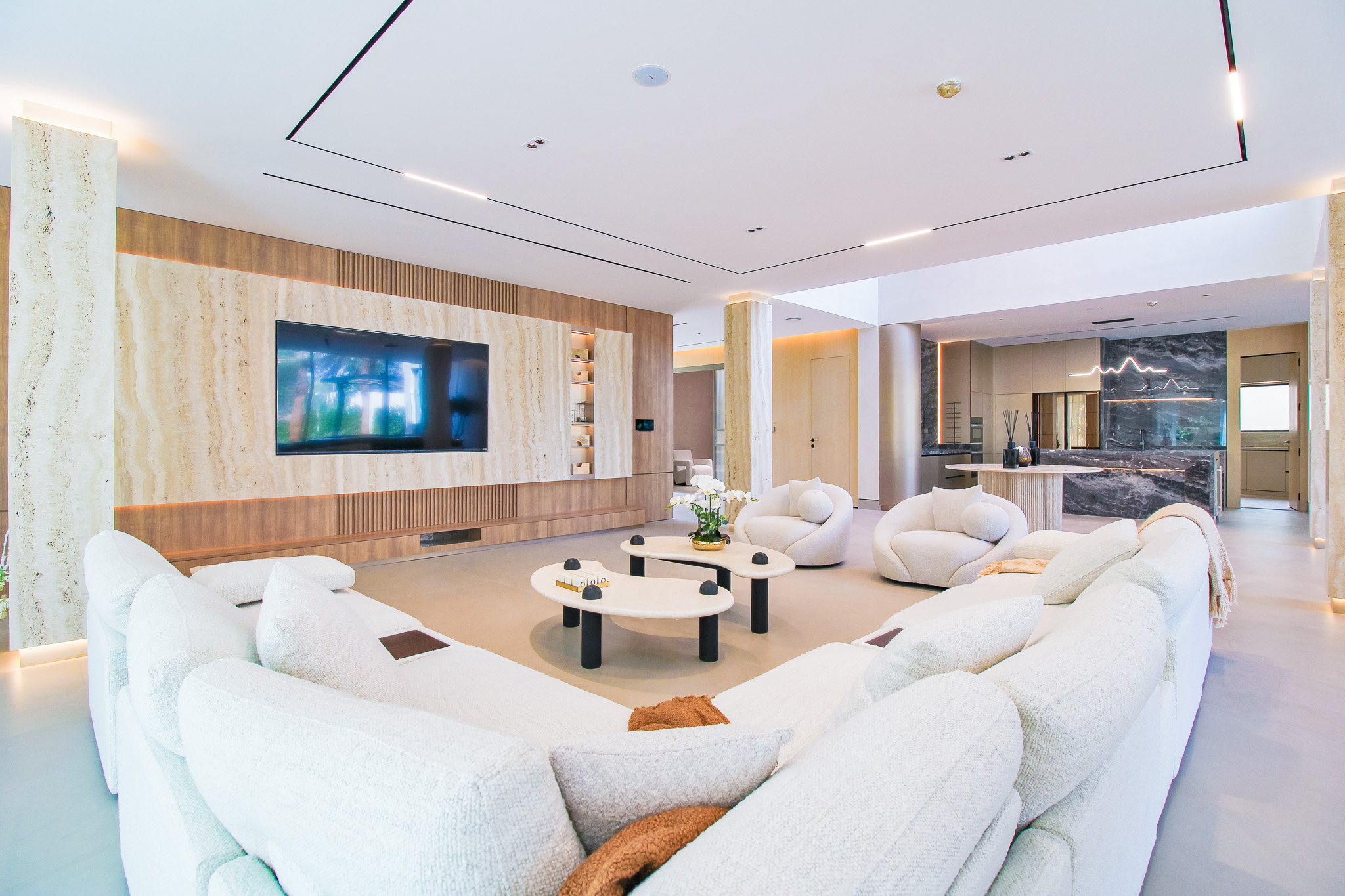 Villa at Jumeirah Golf Estates — Day